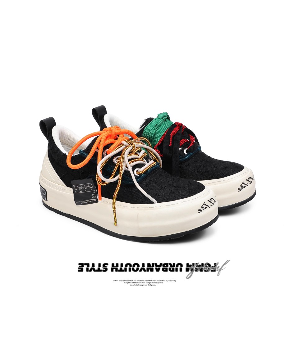 Oversized Tongue Canvas